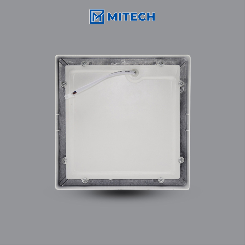 Den-LED-Downlight-6W-gan-noi-b